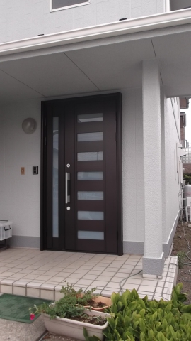 加須市富士見町○邸　玄関ドアのリフォームです
